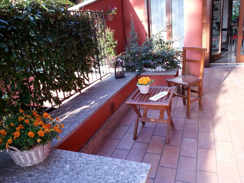 B&B Douglas House Varese Exterior photo
